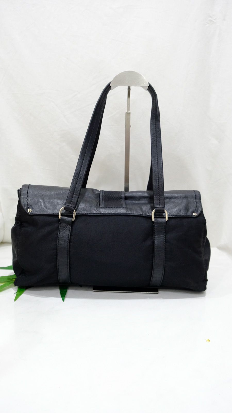 Authentic Black Prada handbag leather and nylon - 3