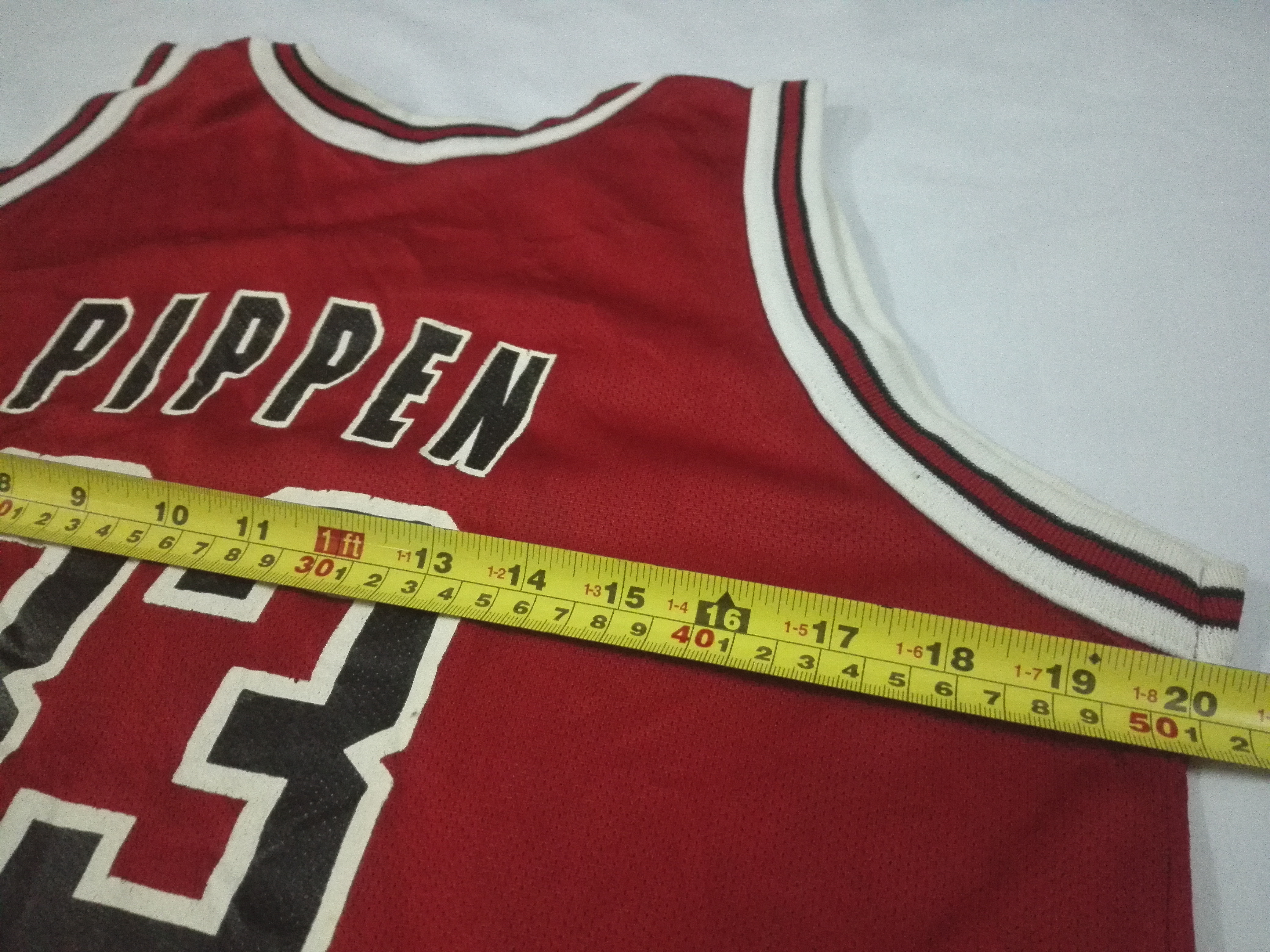 Vintage - CHICAGO BULLS SCOTTIE PIPPEN Basketball Jersey - 9