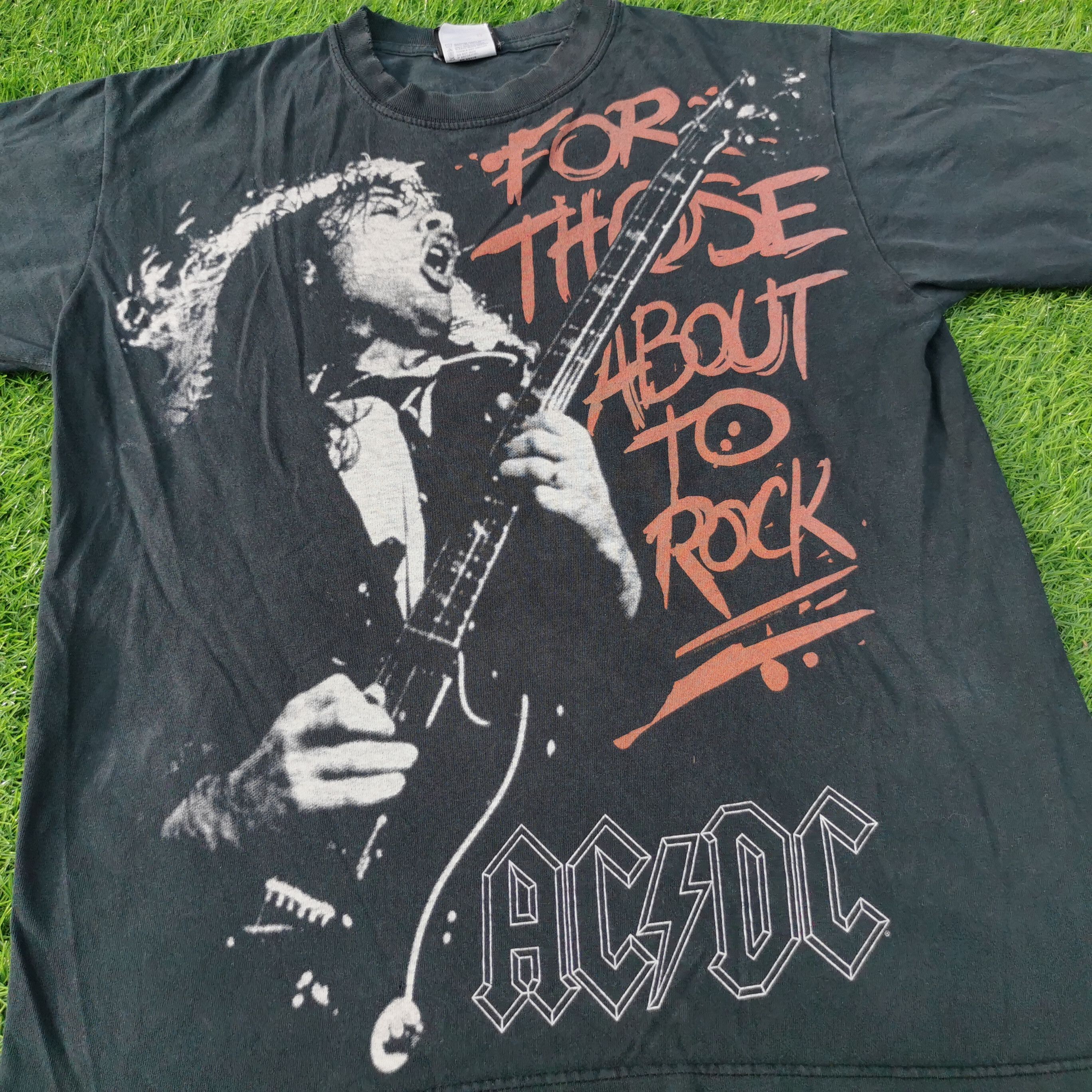 Vintage ACDC Rock Band Tshirt - 2