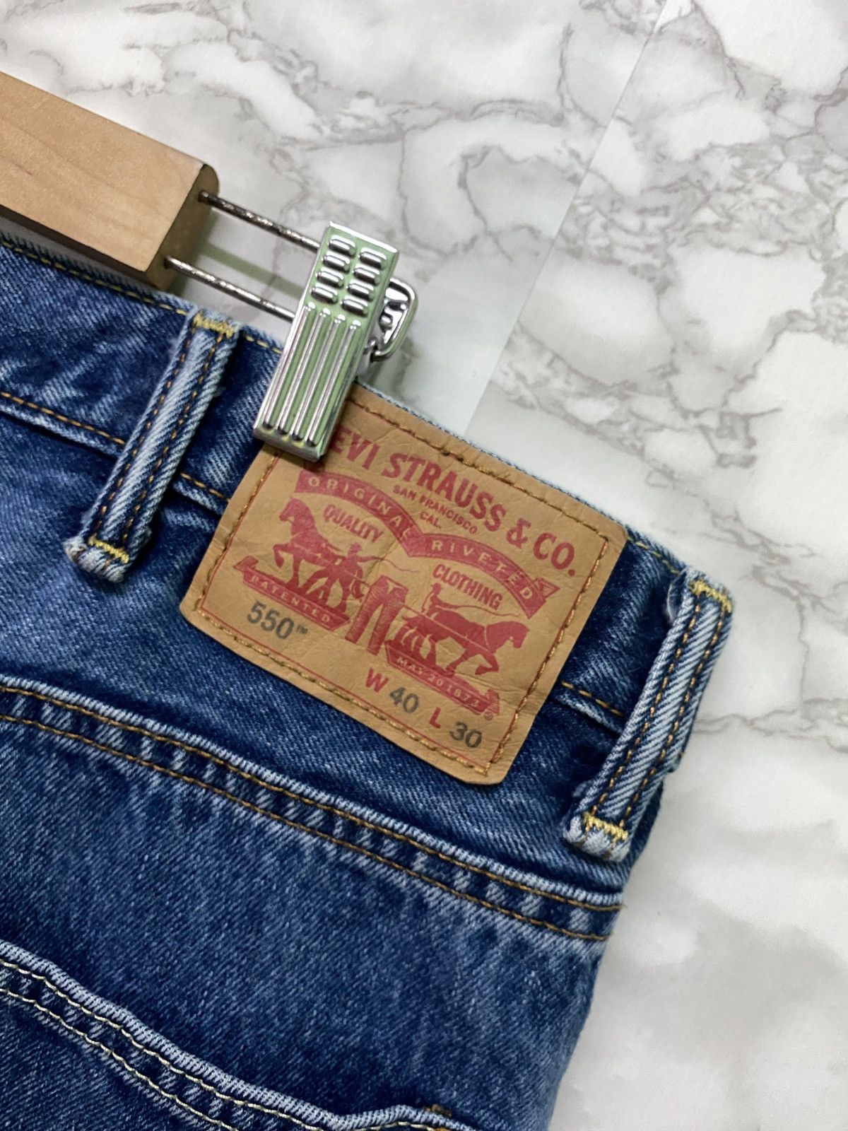 Vintage - Levi's 550 Blue Denim Distressed Jeans - L9 - 15