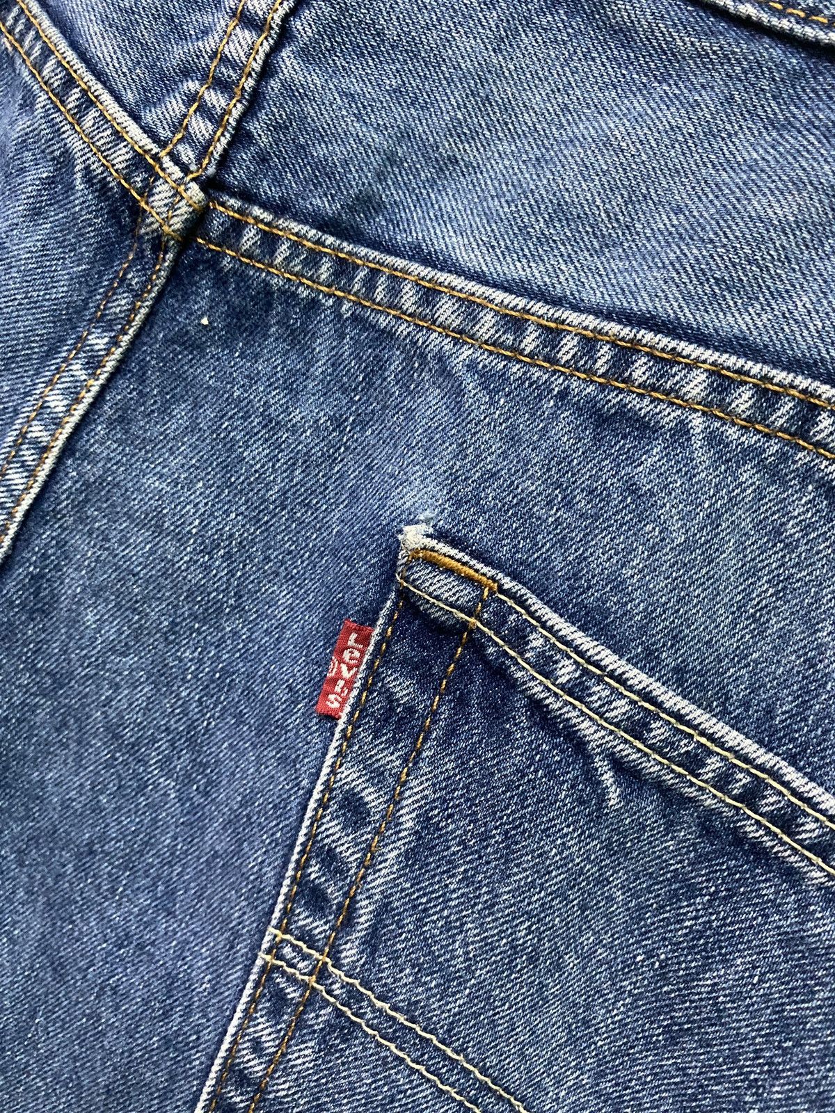 Vintage - Levi's 550 Blue Denim Distressed Jeans - L9 - 16