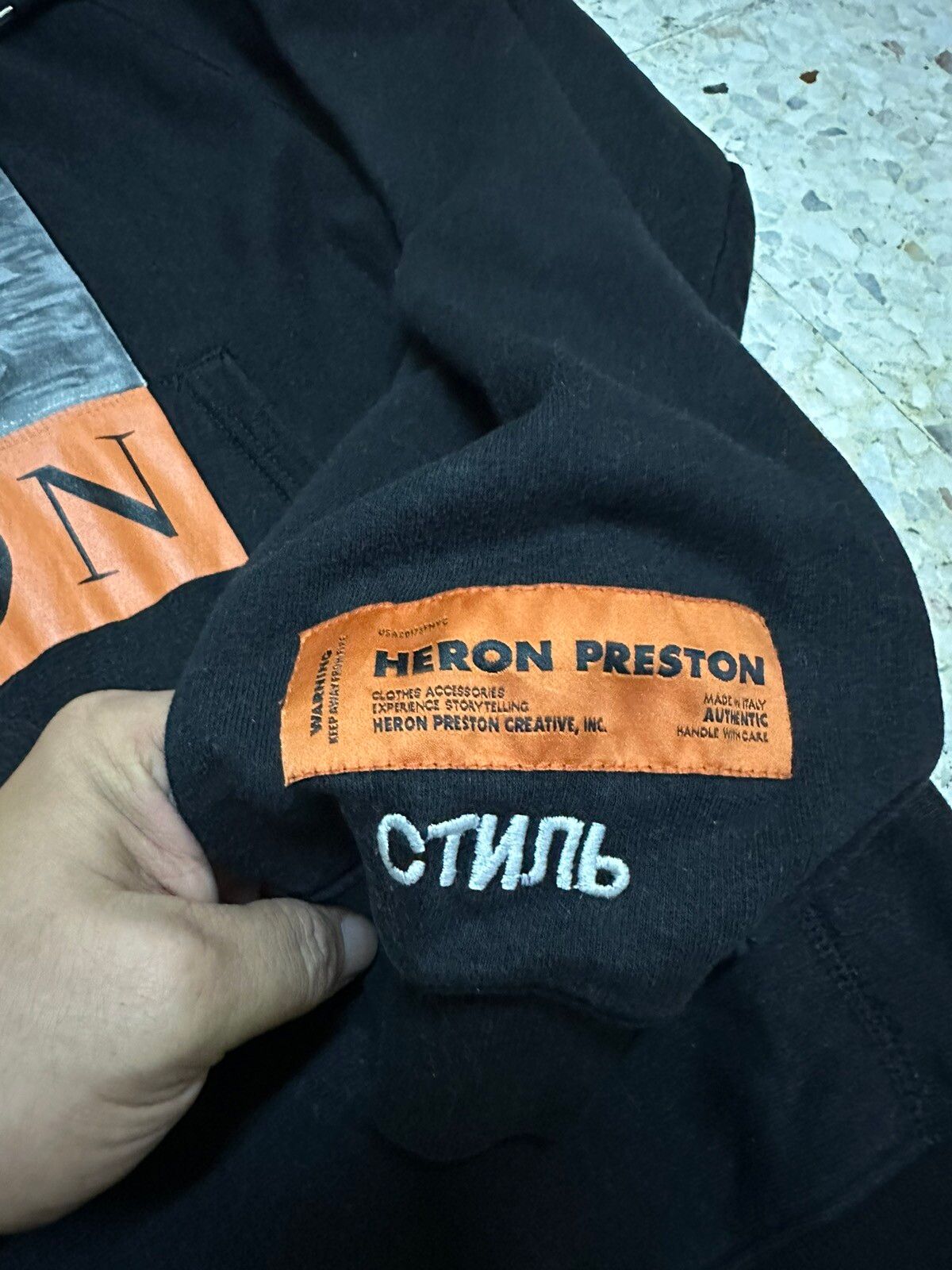 Heron Preston Hoodie Swan Print Logo - 4