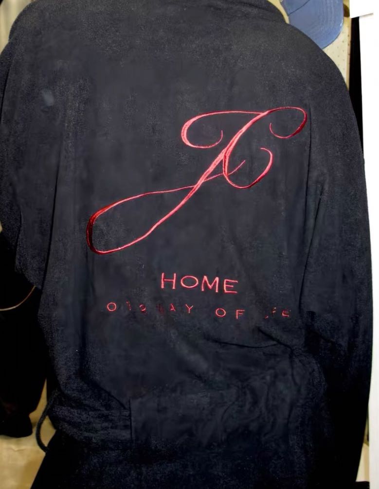 Jcaesar red embroidered bathrobe coat one size - 2