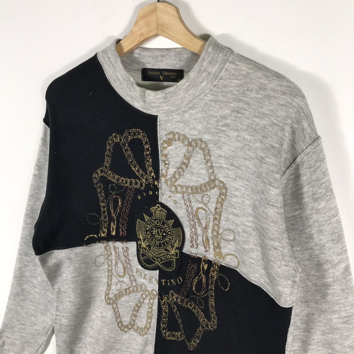 Rudolph Valentino Sweatshirt/ Rare Design/ Nice Design - 3