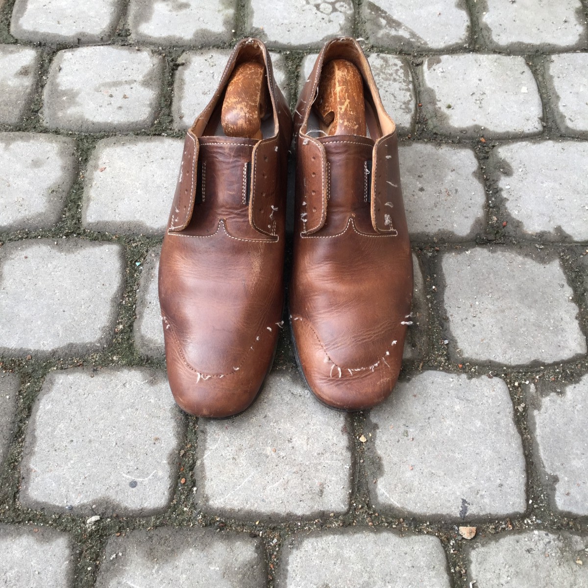 Brown Distressed Leather Shoes - 3