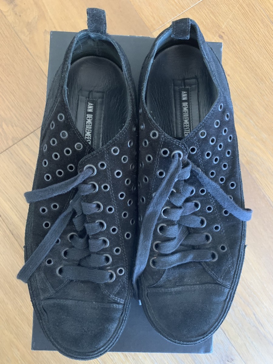Black punctured trypophobia scamosciatos 45 - 3