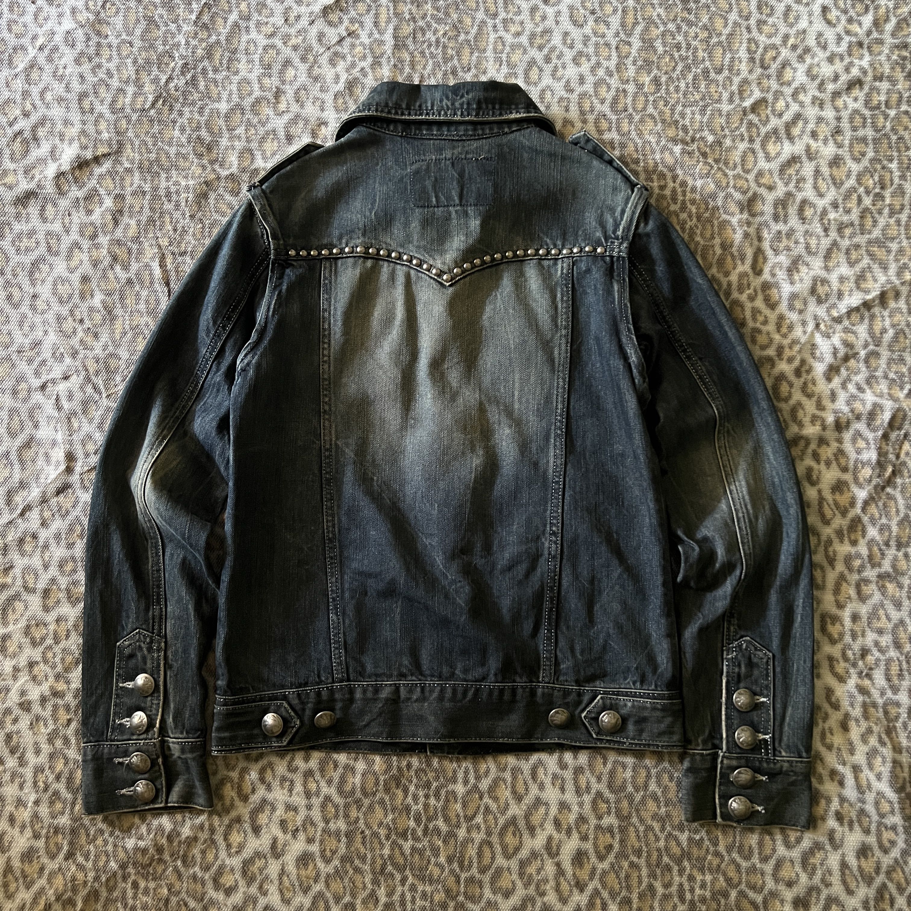 Lagust Studded Mudwash Denim Jacket - 8