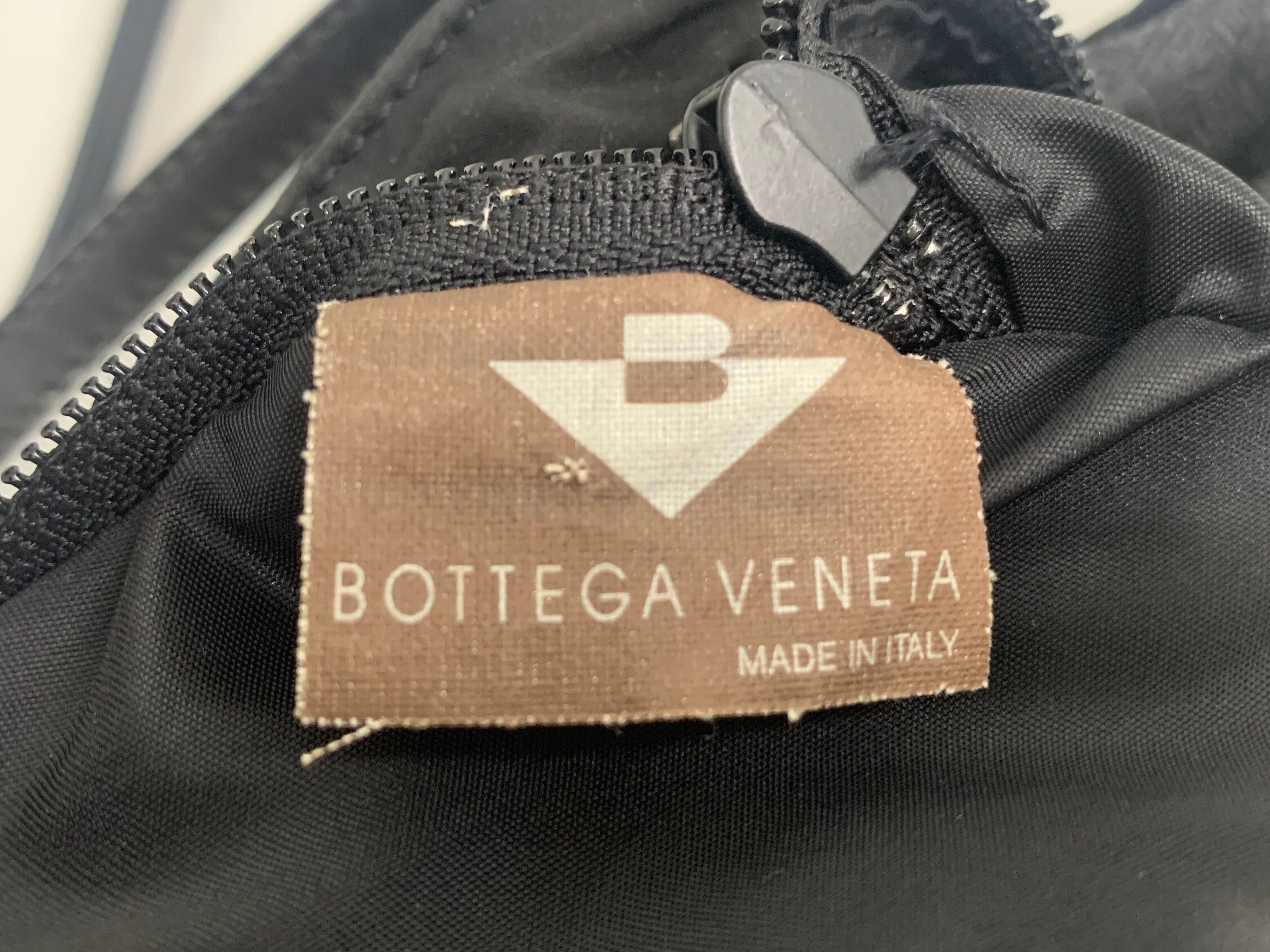 Authentic Vintage Bottega veneta Black Nylon Shoulder bag. - 12