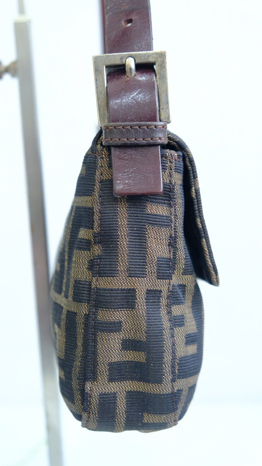 Authentic vintage Fendi baguette handbag. - 5