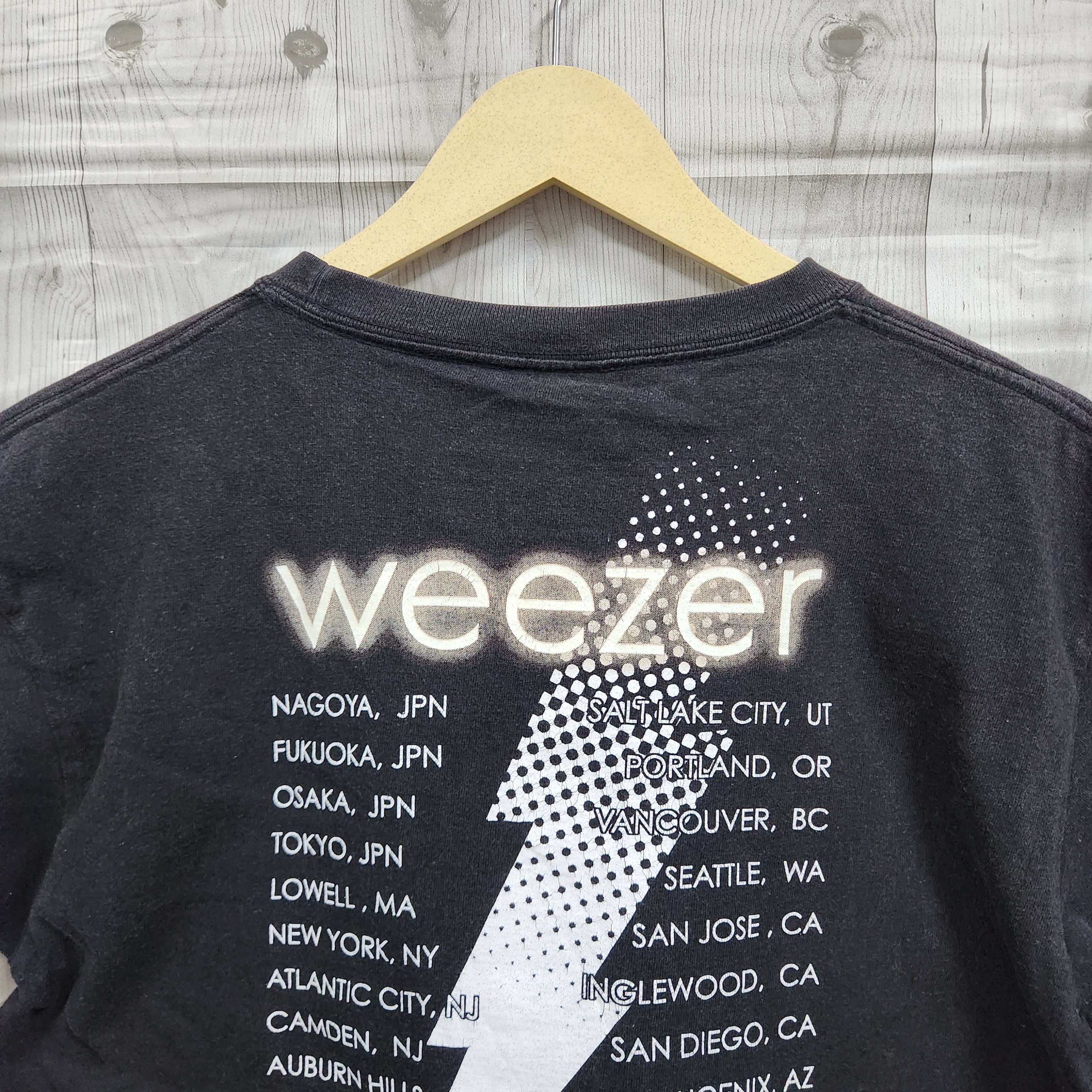 Weezer Vintage TShirt World Tour 2008 - 8