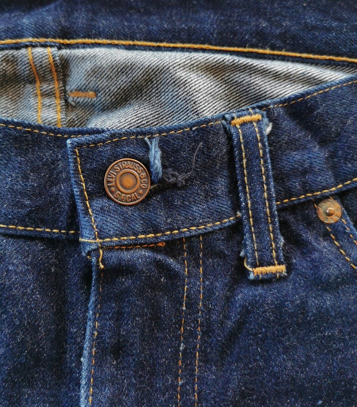 Levis Vintage 551ZXX MADE IN USA Selvedge / Size 33 - 12