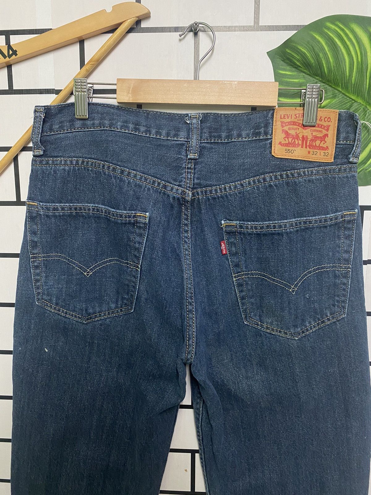 Vintage LEVIS 550 Mid Blue Paint Splashed Jeans - L32 - 9