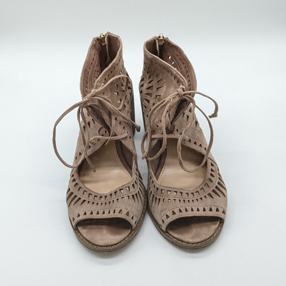 Vince Camuto Tarita Suede Cutout Lace-Up Sandals 6.5 - 5