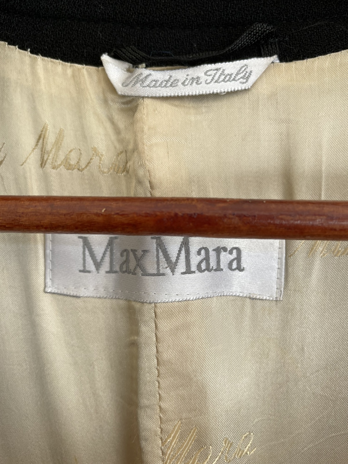 Designer Collection - MAX MARA BLACK LONG JACKET - 6