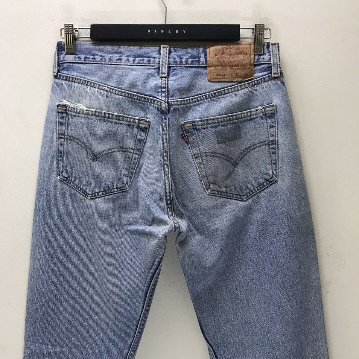 Vintage 90s Levis 501xx Distressed Denim Lightwash Cobain - 11