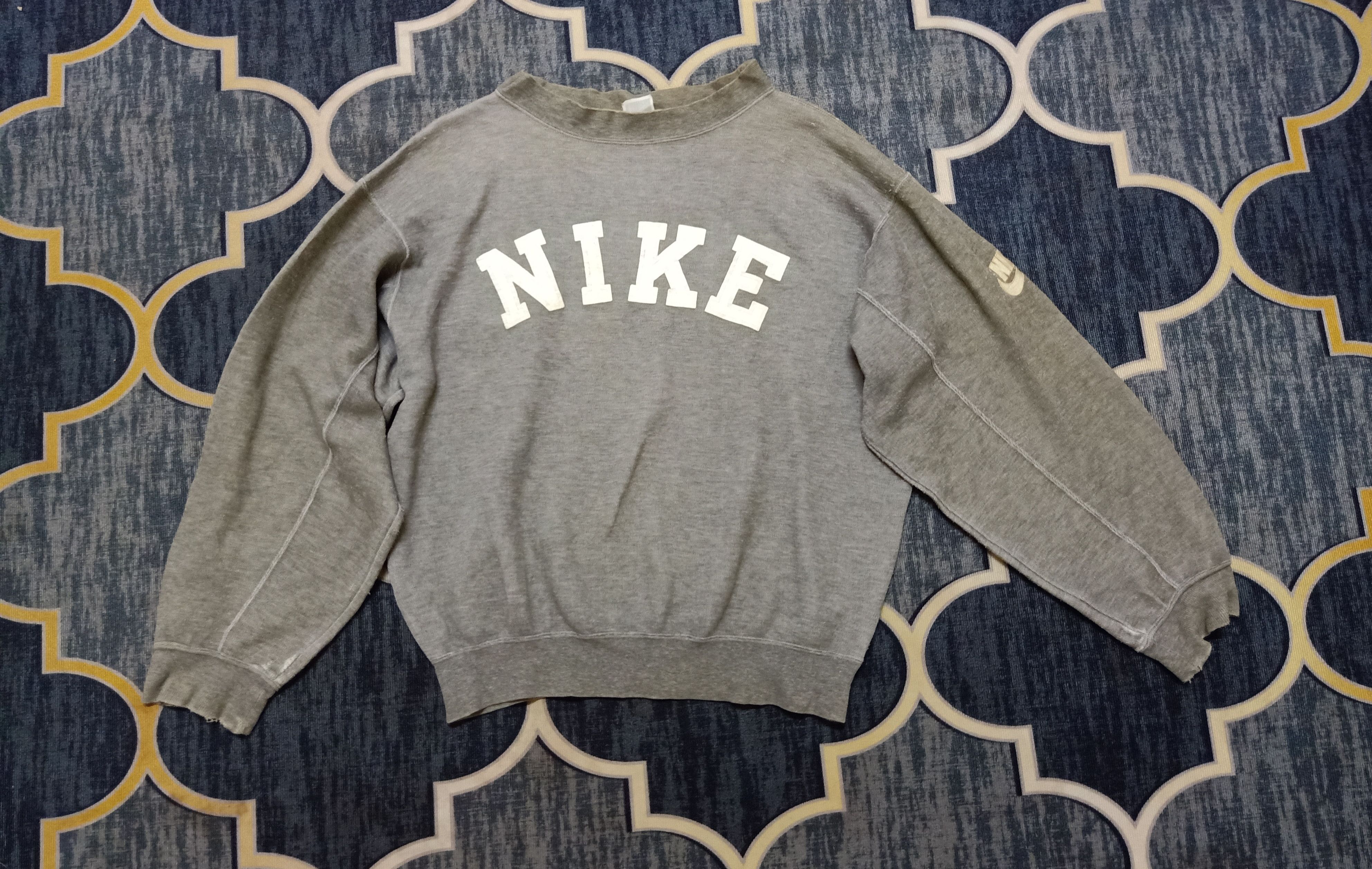 Vintage Distressed Nike Block Grey tag - 1