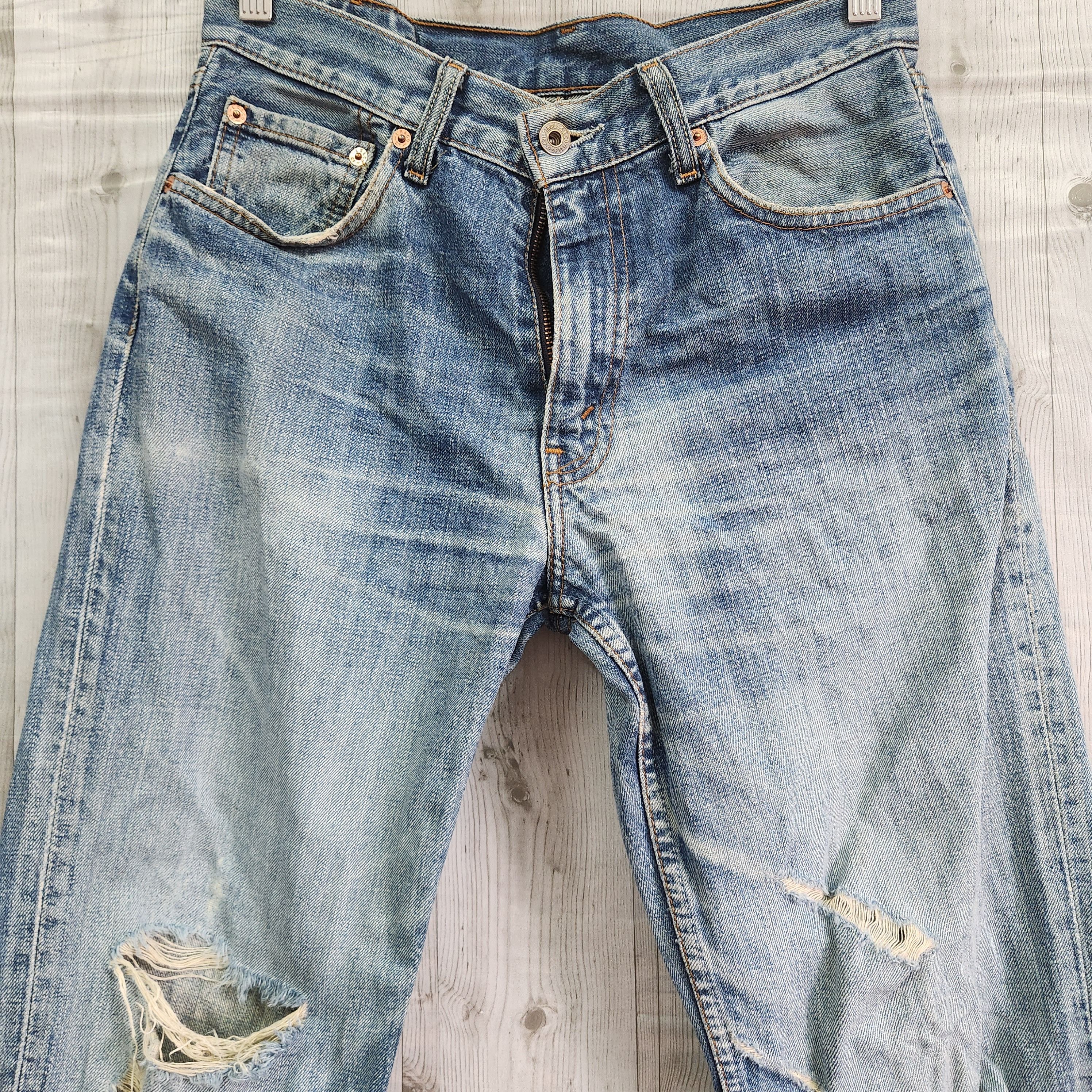 Levis 502 Vintage Distressed Ripped Denim Jeans Year 2002 - 3