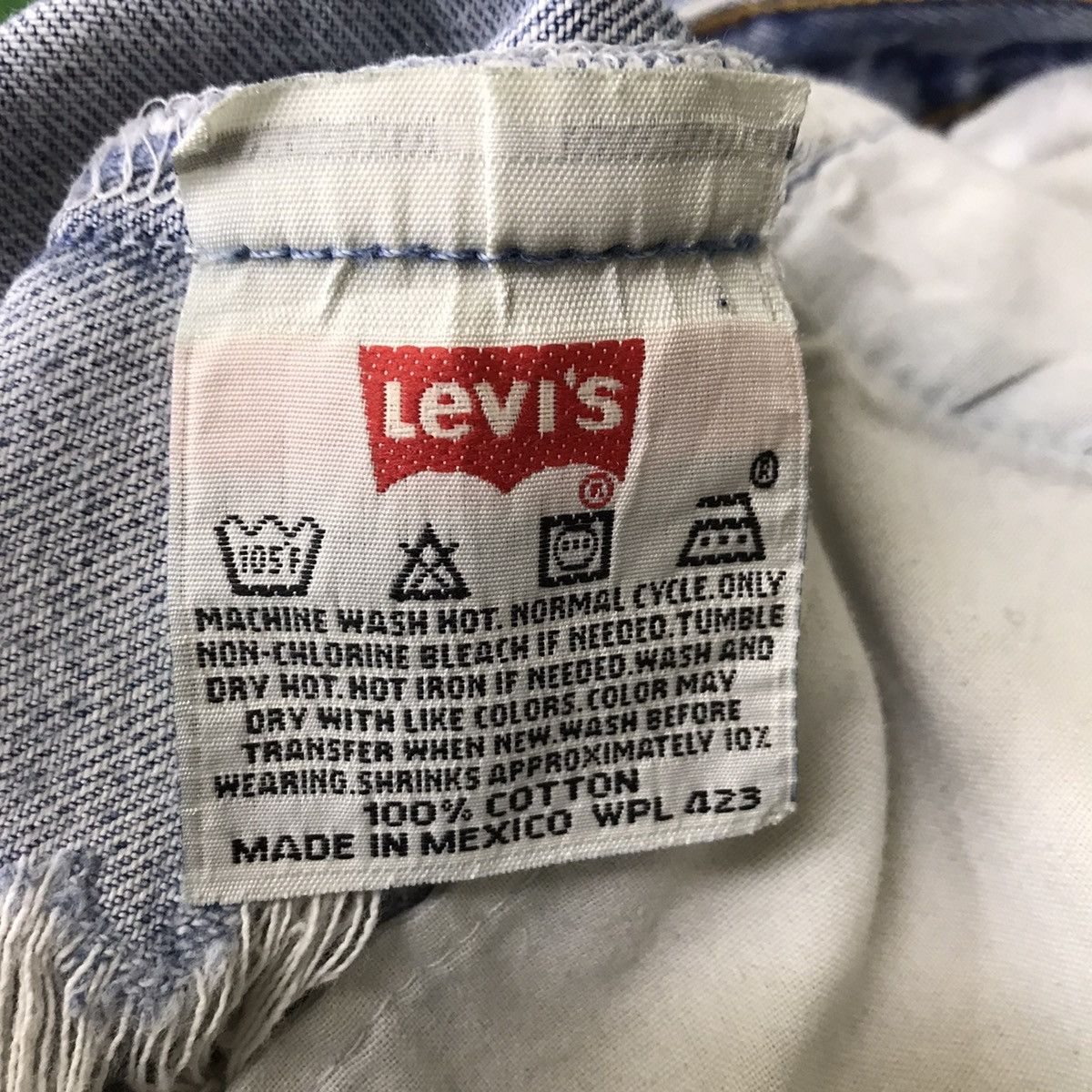 Vintage 90s Levis 501xx Distressed Denim Lightwash Cobain - 21