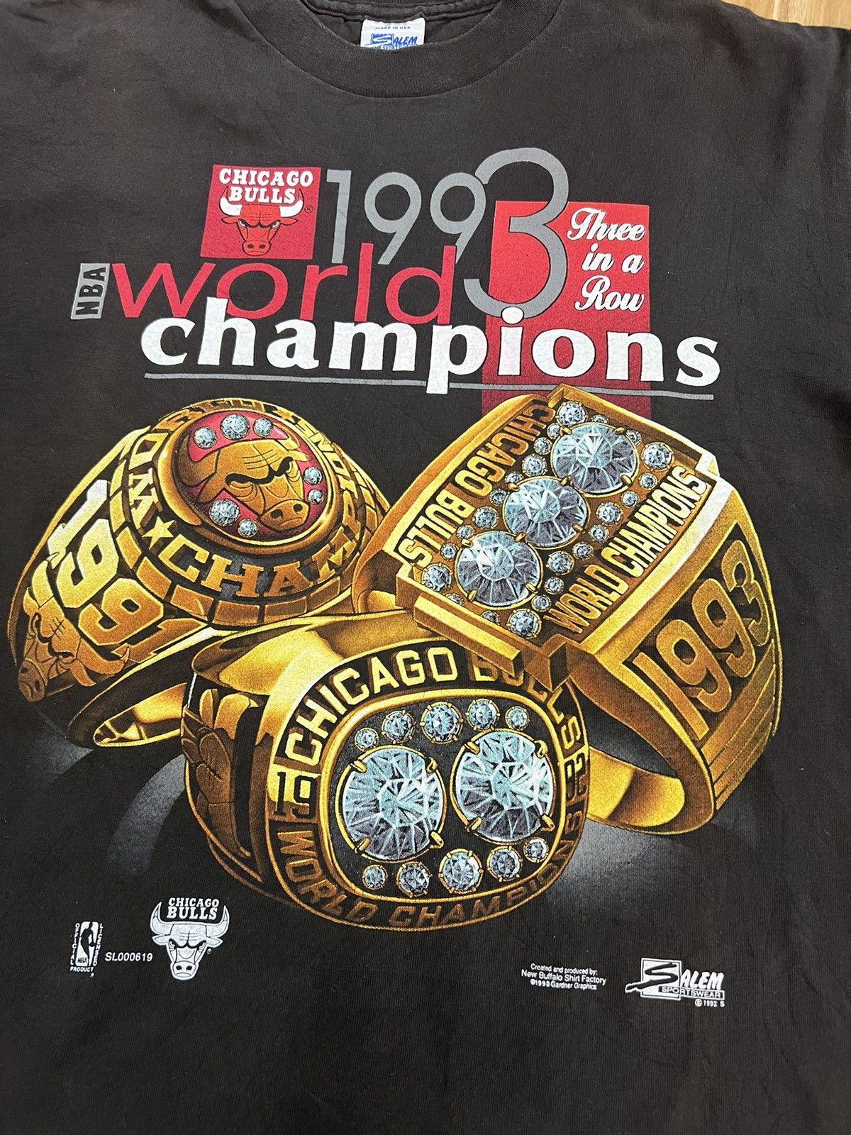 Vintage 90’s Chicagi Bulls Shirt - 2