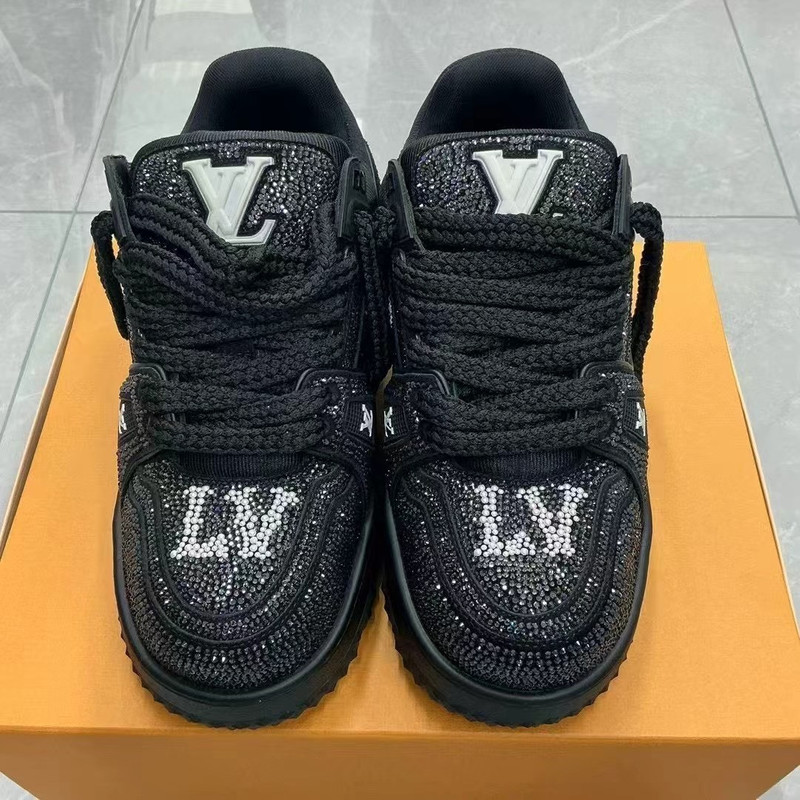 LOUIS VUITTON Trainer Puffy Diamond Sneakers - 1