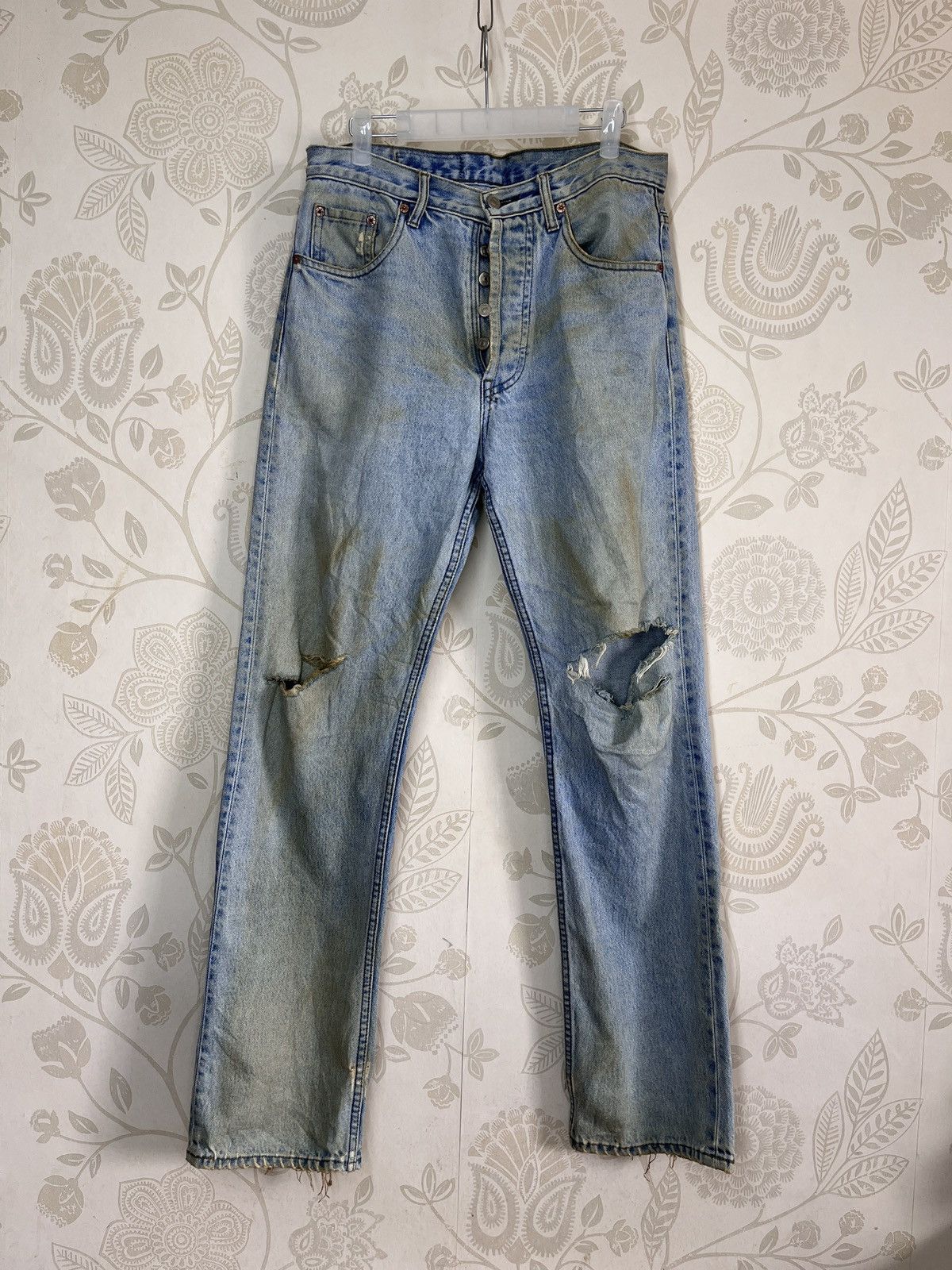 Ripped Levis 501 Vintage 1993 Straight Cut Made In USA - 1