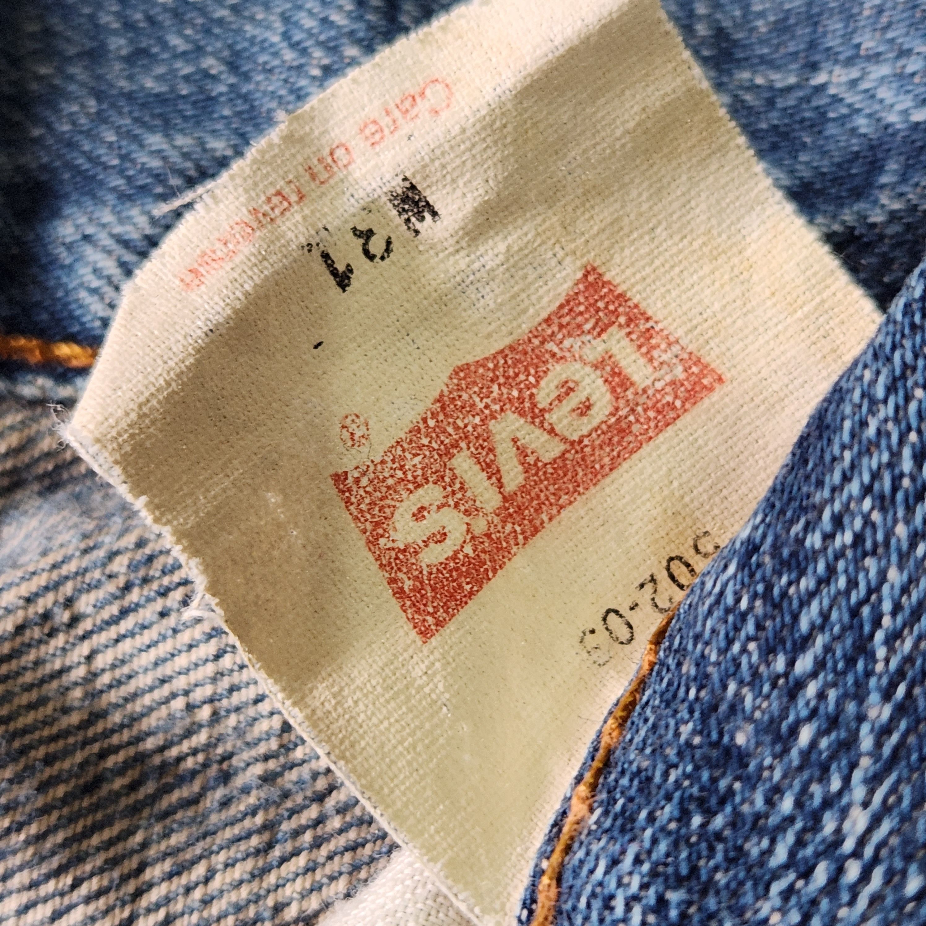Levis 502 Vintage Distressed Ripped Denim Jeans Year 2002 - 11