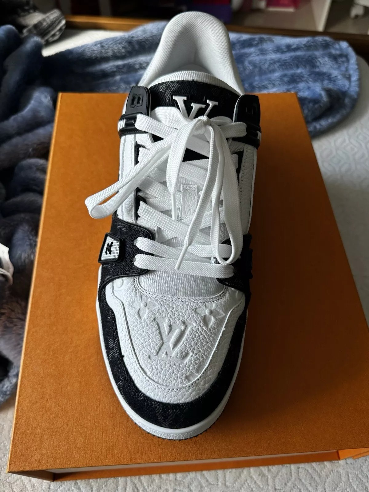 Louis Vuitton LV Trainer White Black - 1