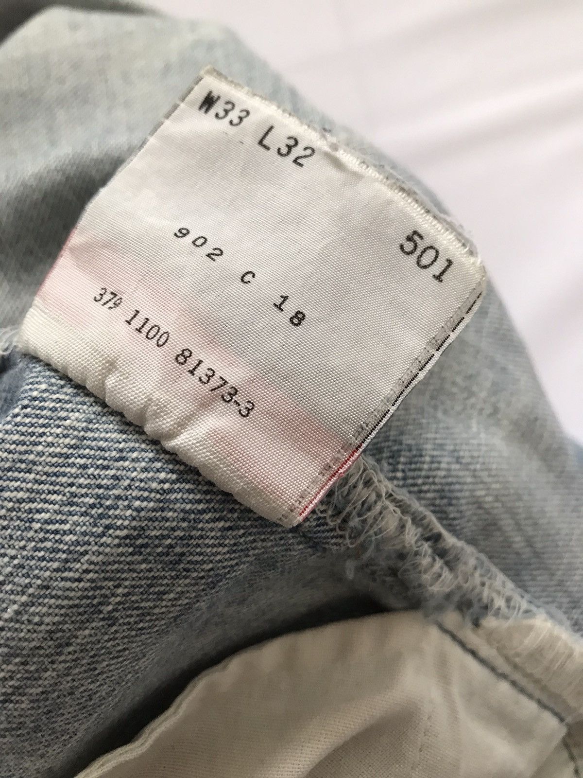 VINTAGE LEVIS PAINTER DISTRESSED JEANS - 9