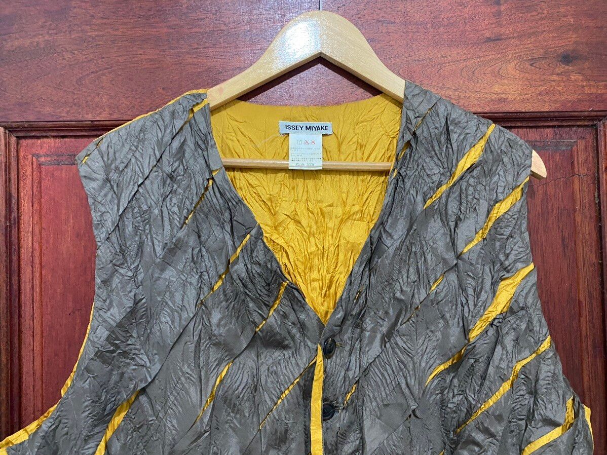Issey Miyake Wrinkle Silk Design Vest (Waist Coat) - 4