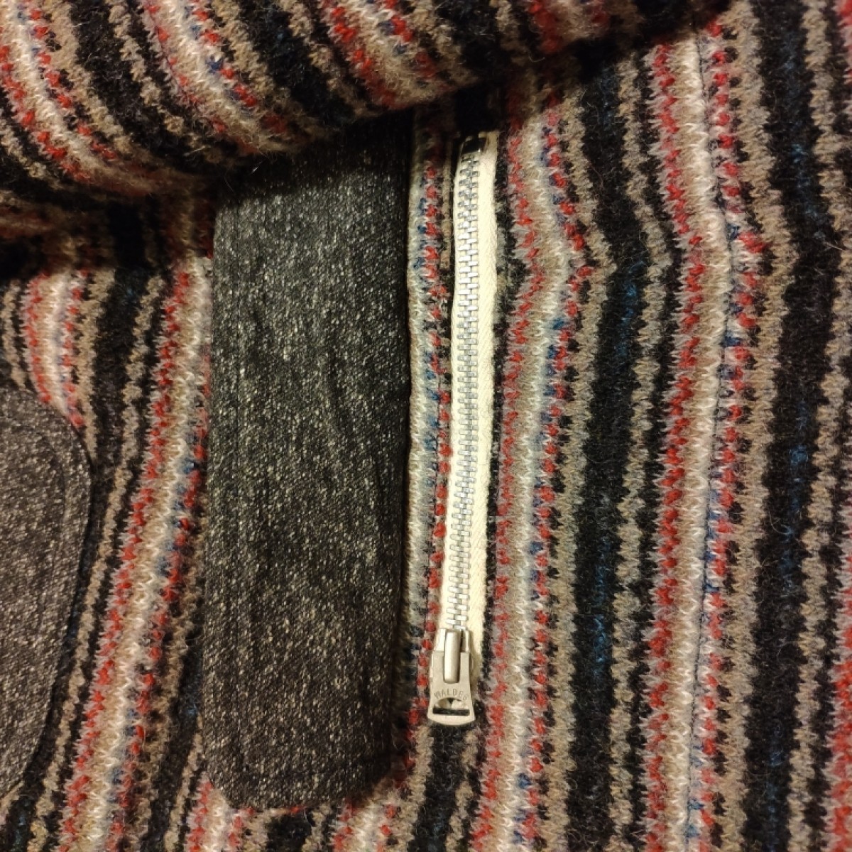 Junya Watanabe - GRAIL ! NEW ! AW2013 padded multicolored button-up jacket - 12