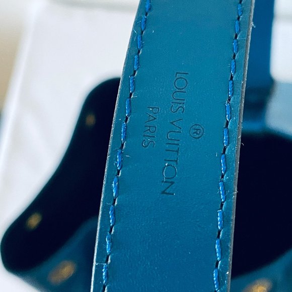 BEAUTIFUL Authentic Louis Vuitton Vintage Epi Petit Noe Shoulder Bag Toledo Blue - 10