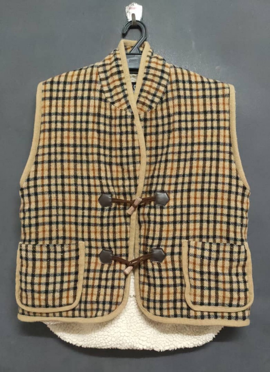 Cashmere & Wool - Daks Sleeveless Wool Vest - 1