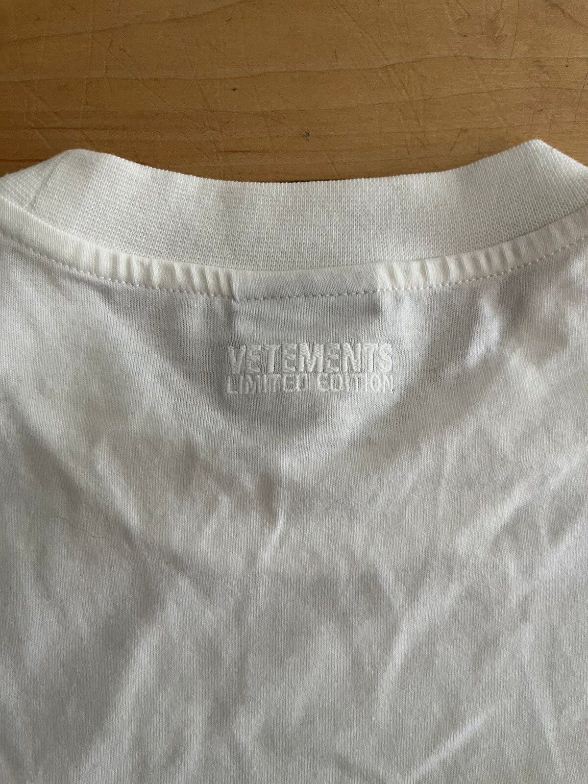 NWT - Vetements "Keeping up with the Gvasalias" T-shirt - 8