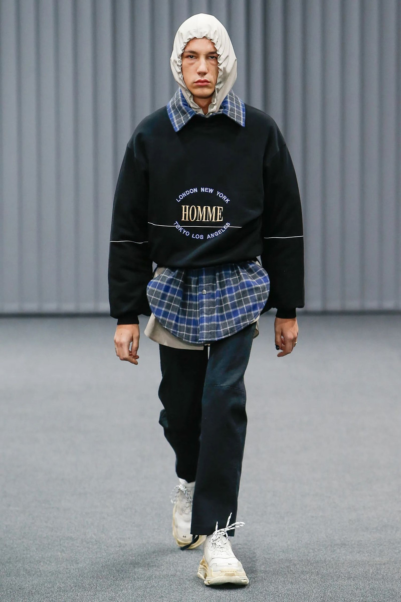 Balenciaga - F/W 17 - Oversized Homme Sweater - 1