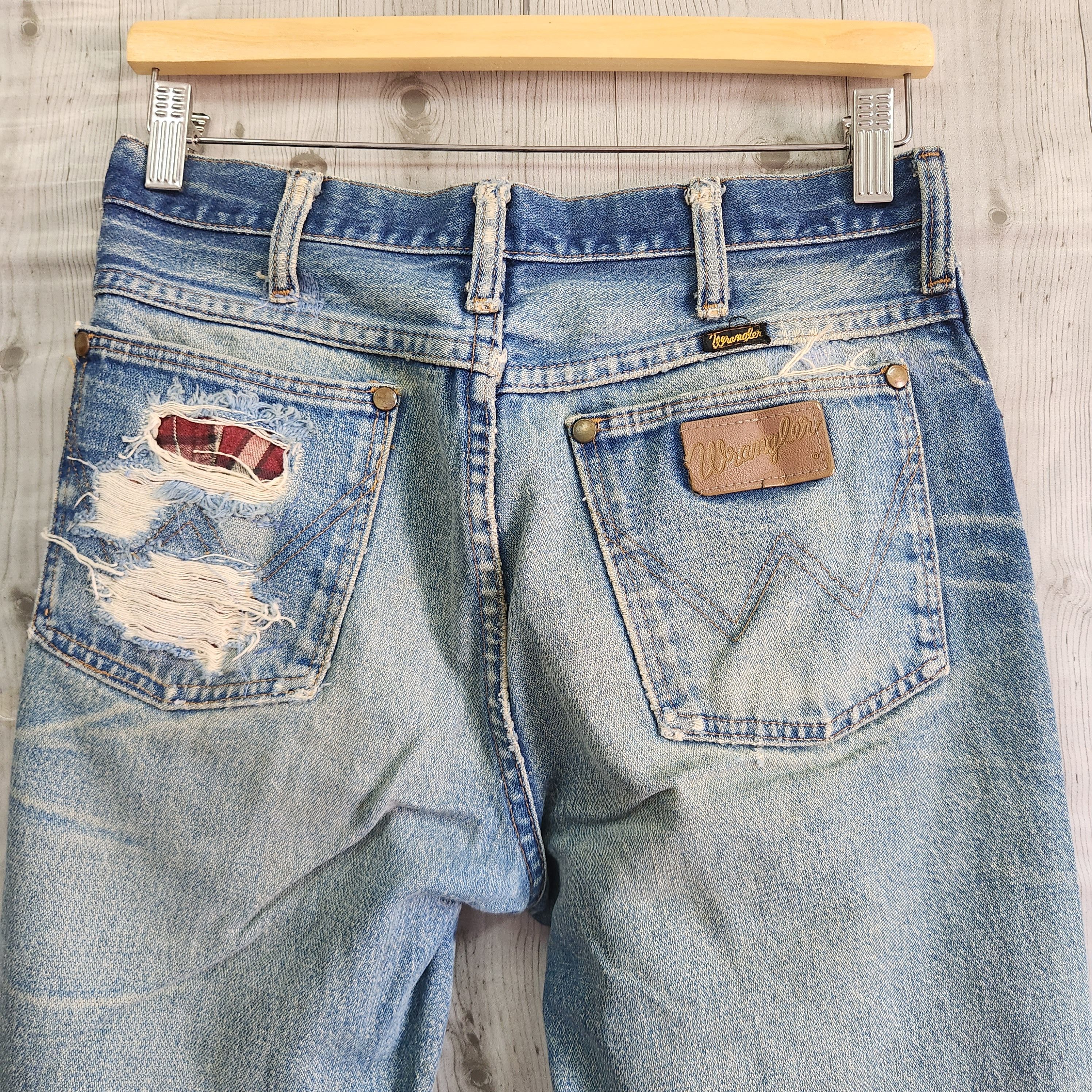 Distressed Denim Wrangler Straight Cut - 12