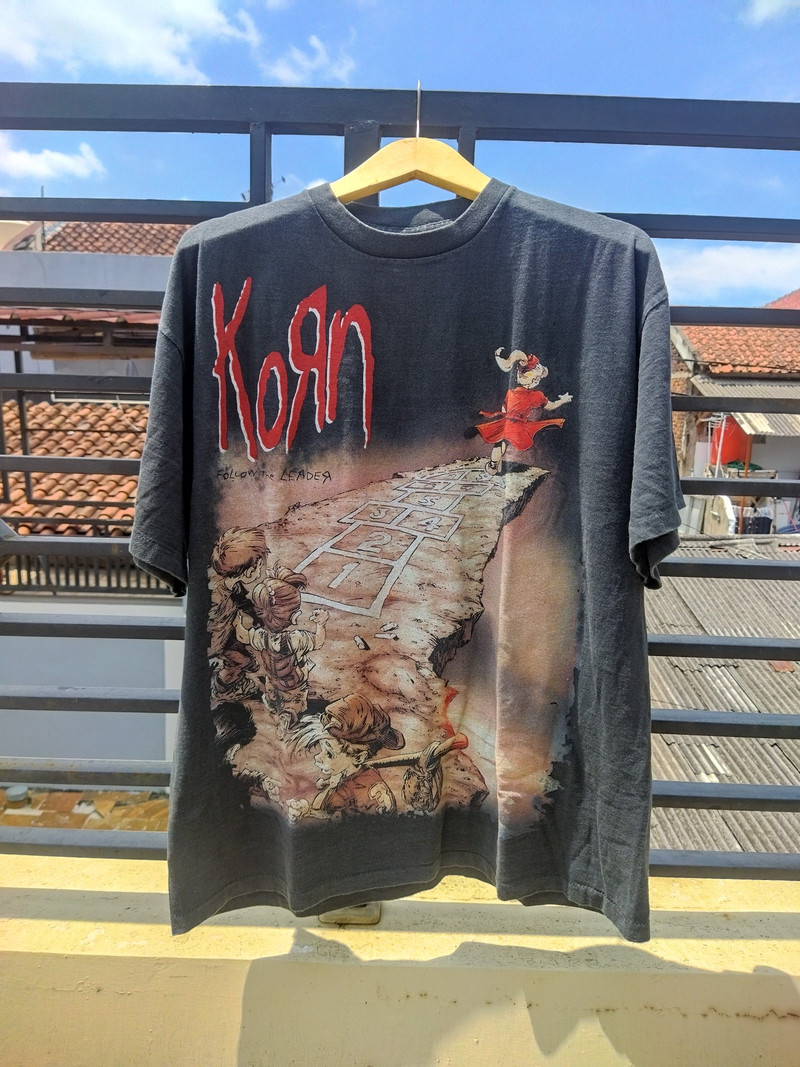 Bandtee 
KORN "follow the leader" Bootleg
Size Large 55x74 
tag Ressureccion - 1