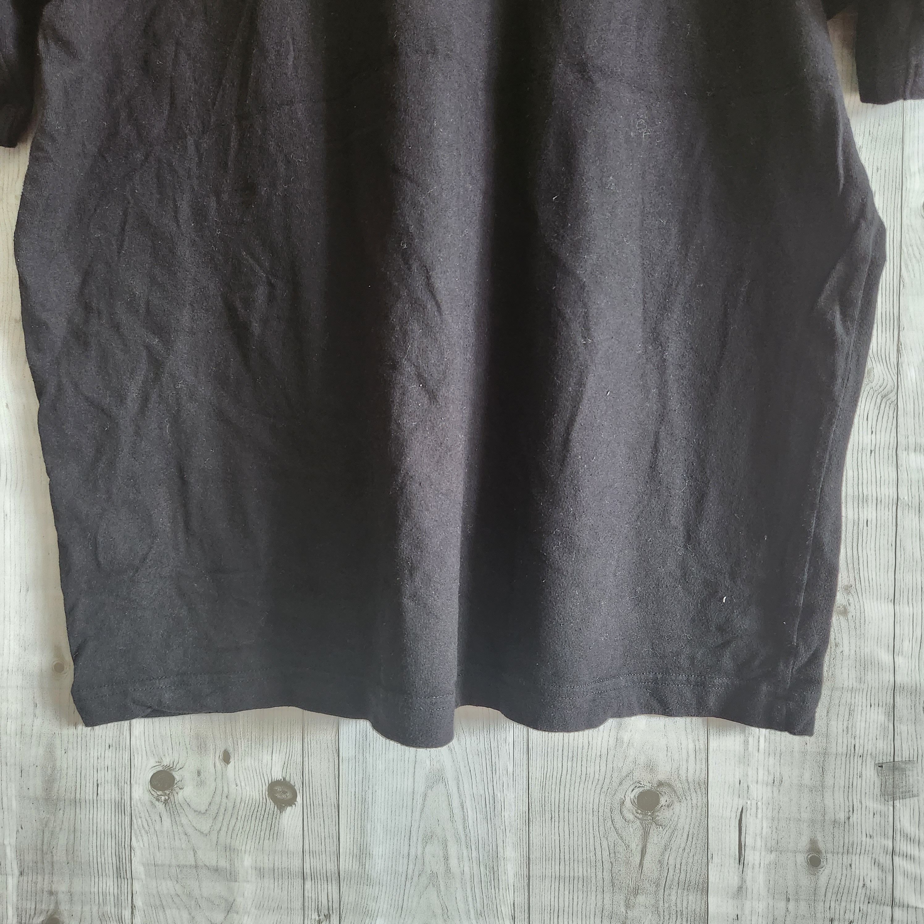 Billie Eilish X Uniqlo Black TShirt - 3