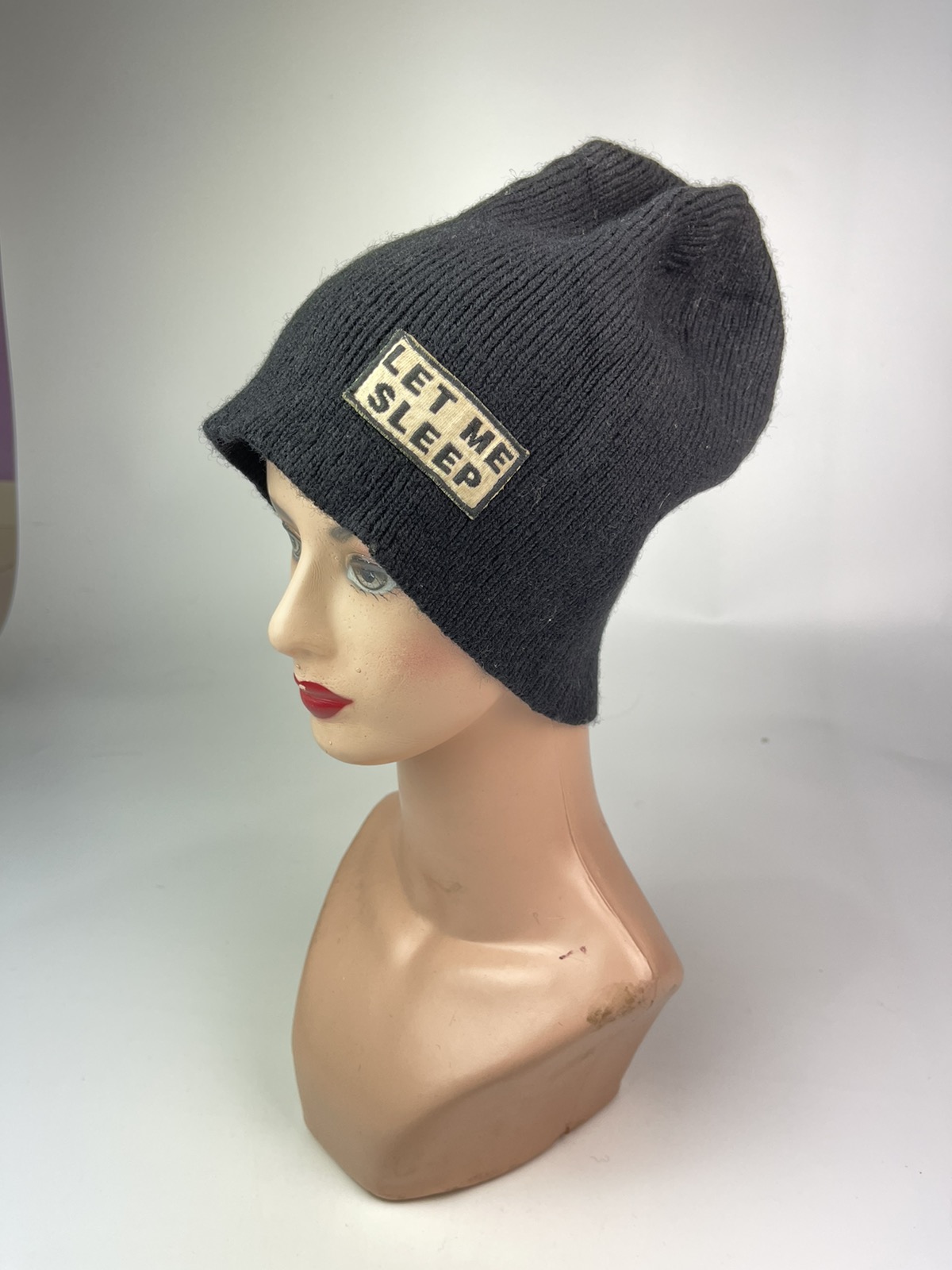 APC beanie hats ‘ Let Me Sleep ‘ Paris snow cap - 1