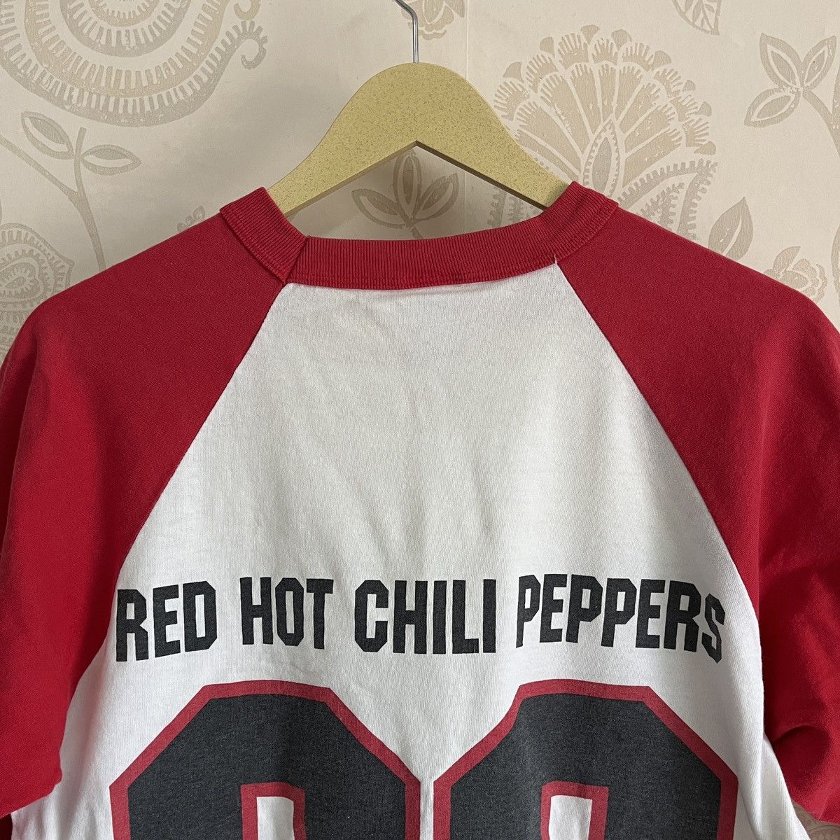 Vintage 1999 Red Hot Chili Peppers Californication Raglan - 17