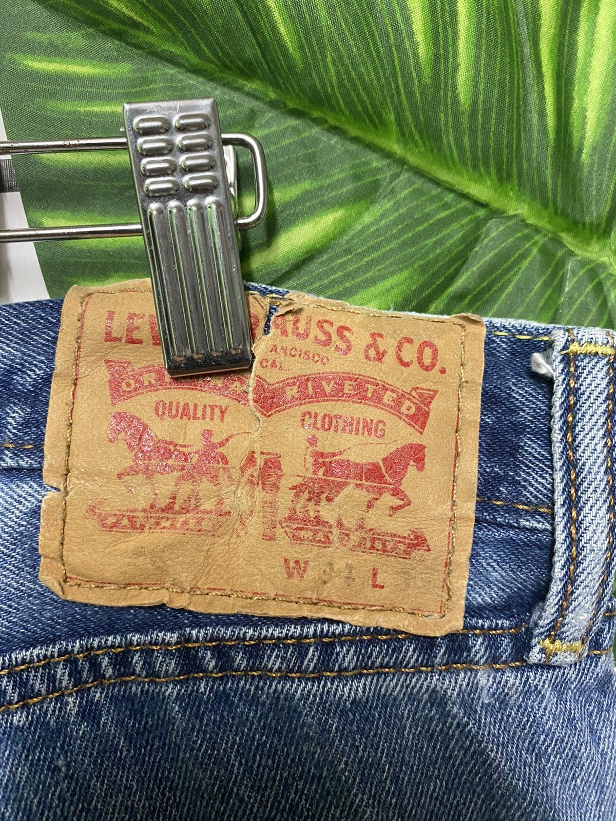 Vintage Levis Blue Jeans -L25 - 14