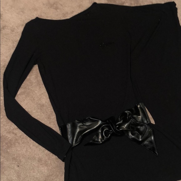 Guess Unique Belted Asymmetrical Sleeve Top - 5