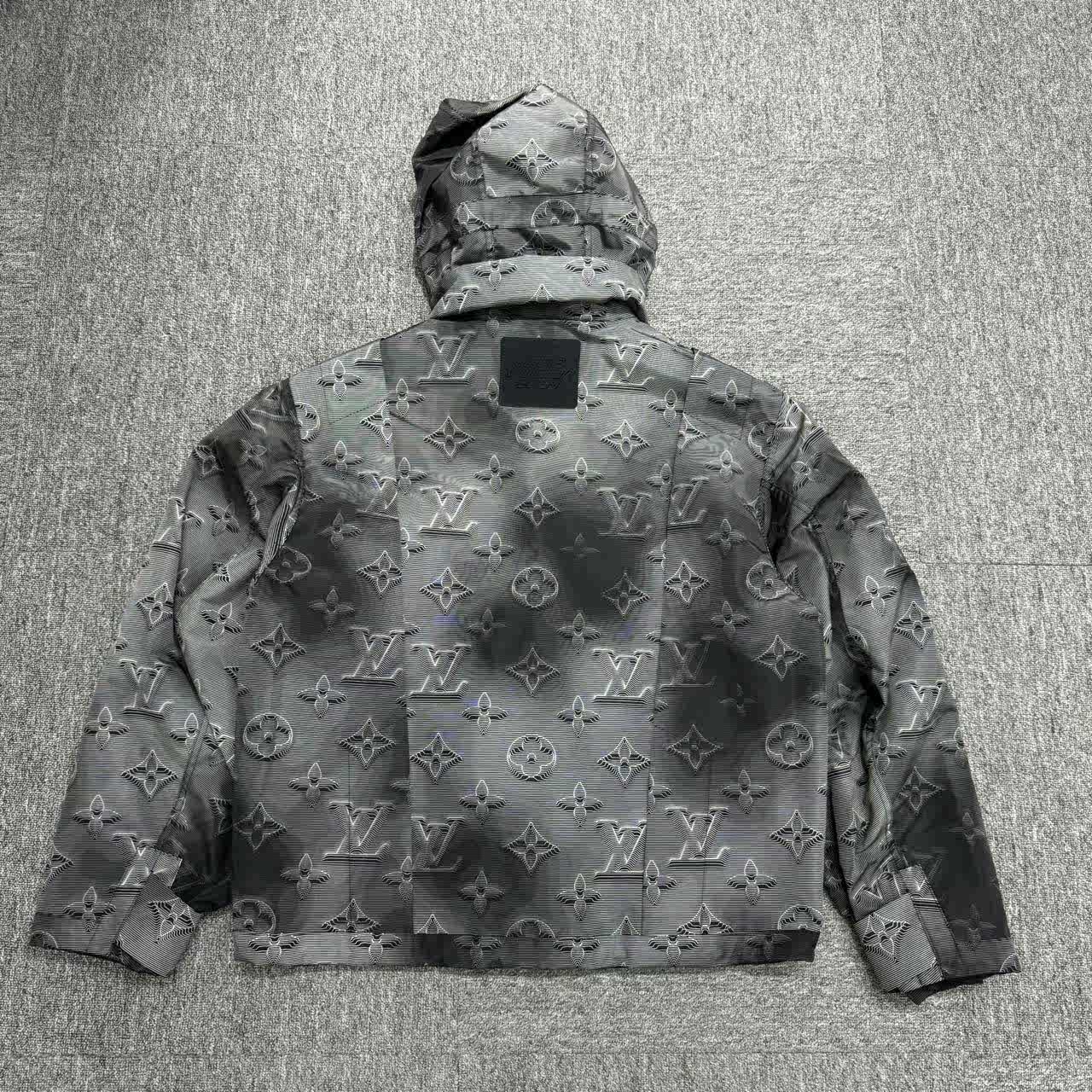 Louis Vuitton LV 2054 Thermosensitive Reversible Combat Jacket - 2