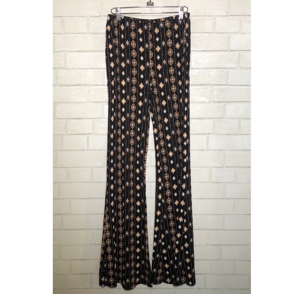 Forever 21 - Forever21 Boho Tribal Print Flared Pants - 4