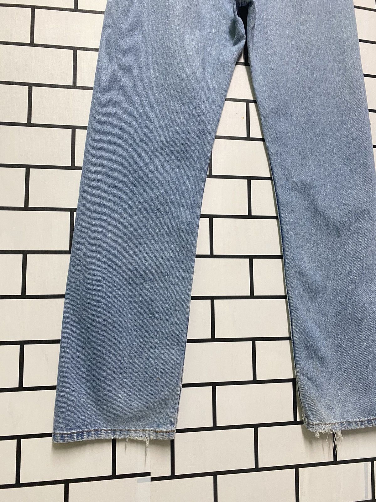 Vintage LEVIS 505 Light Wash Distressed Jean -L23 - 11