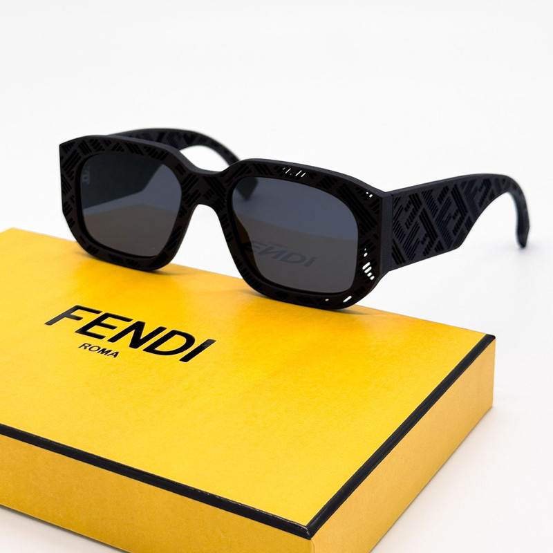 NEW FENDI FE40113I 02A MATTE BLACK UNISEX SUNGLASSES FENDI - 1