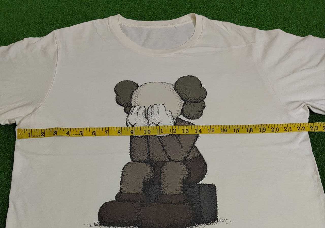 Vintage - Kaws Flayed Tee White extra Large Size / Original Fake - 4