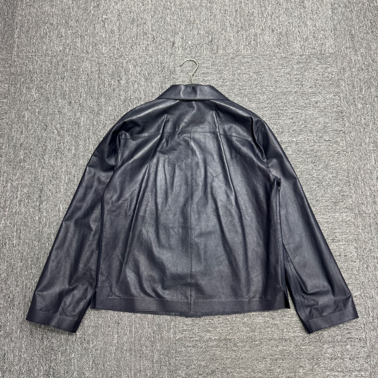 Loewe Loewe solid color embossed logo sheepskin jacket | ubvintage 