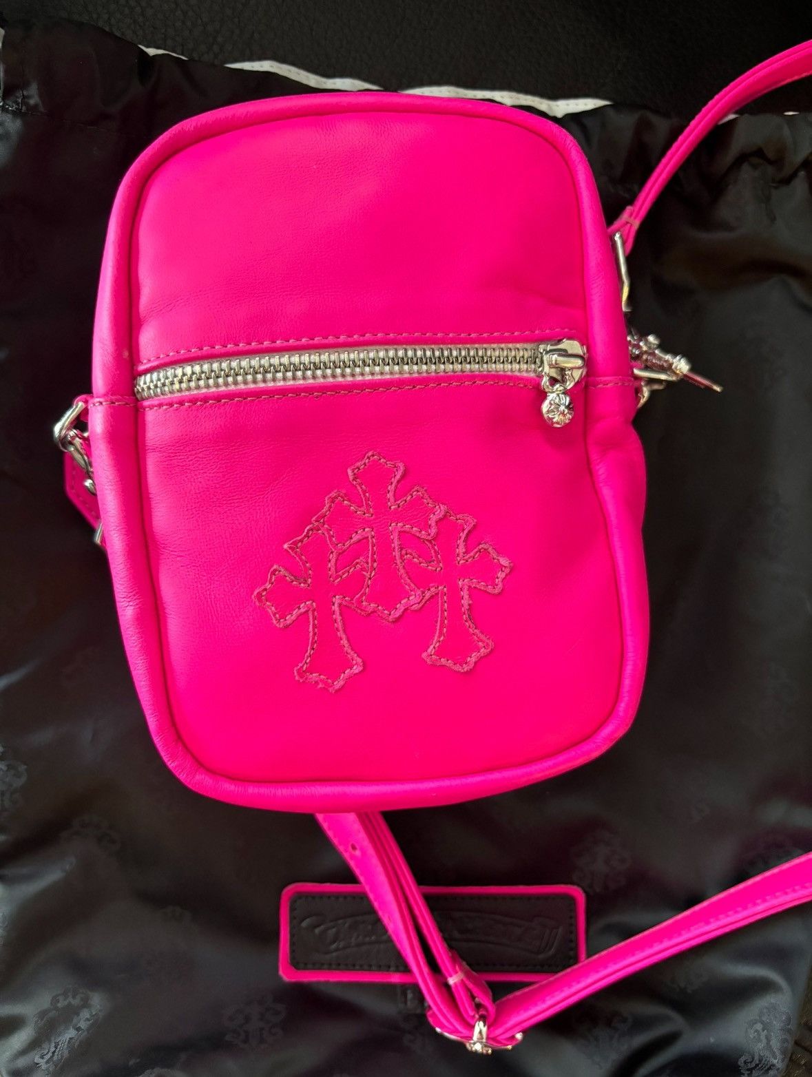 Hot pink triple cross patch taka bag - 1