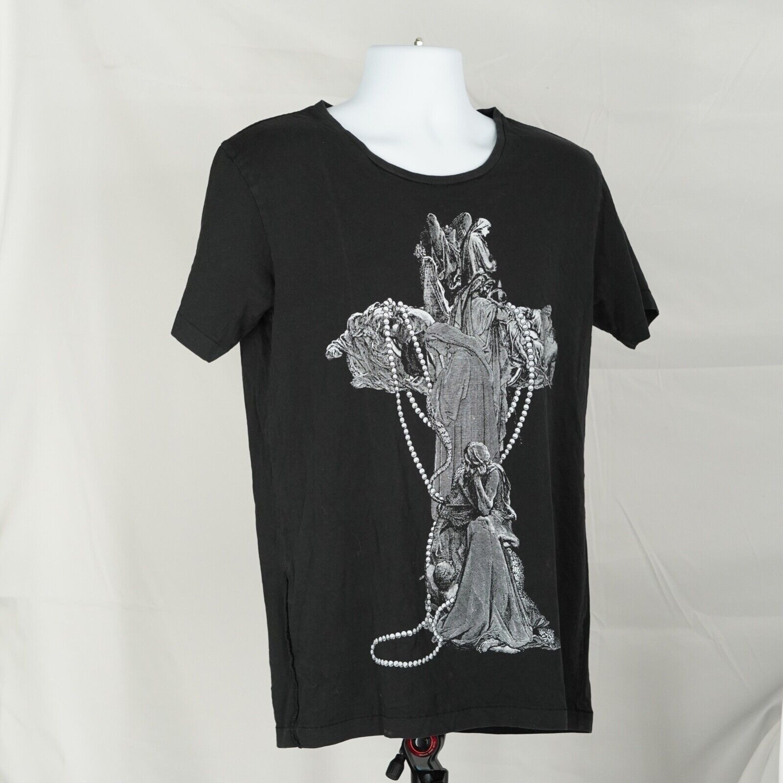 Tsubi Black Cross Graphic T Shirt - 11