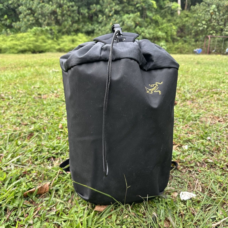Arc’teryx Arro 20 Bucket Bag Black Technical Backpack - 1
